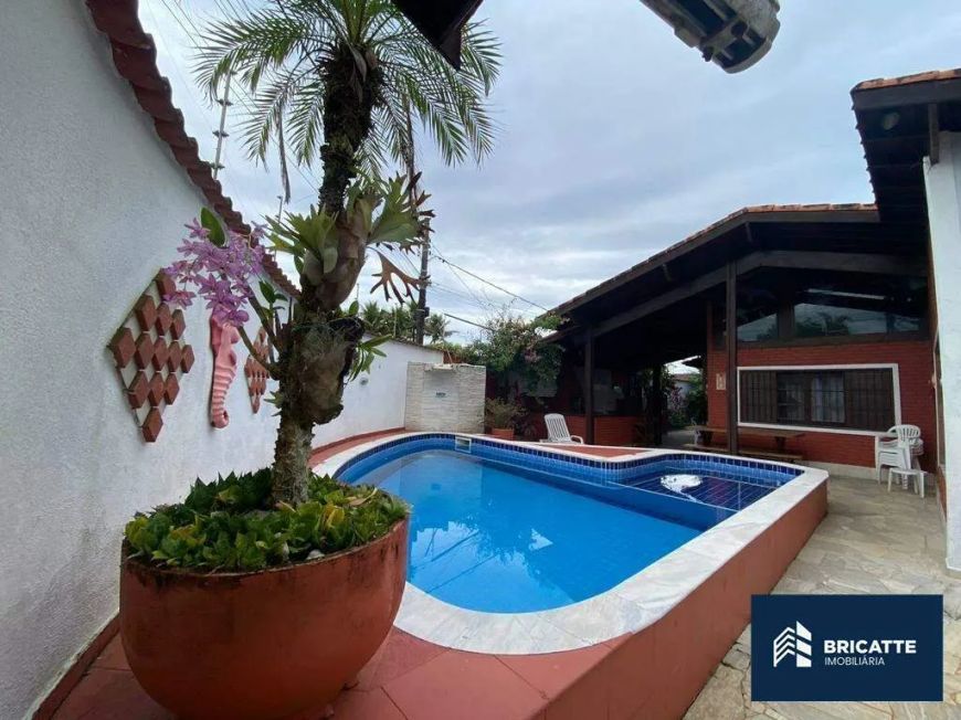 Casa à venda, 3 quartos, 3 suítes, 2 vagas, Balneário Tupy - Itanhaém/SP
