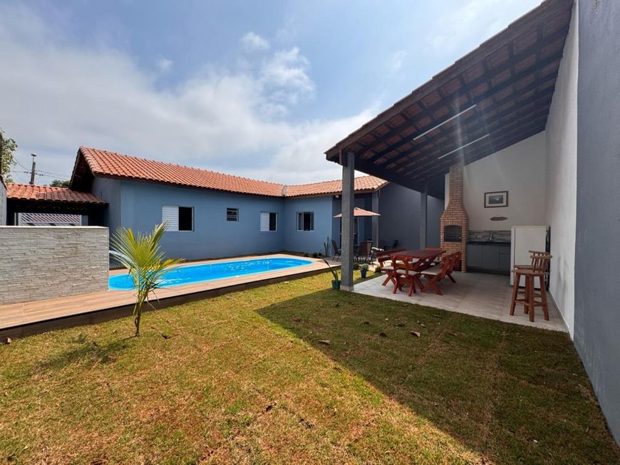 Casa para venda tem 158 metros quadrados com 4 quartos em Jardim Corumbá - Itanhaém - SP