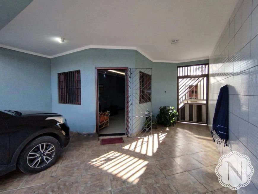 Sobrado à venda com 4 quartos no bairro Mosteiro