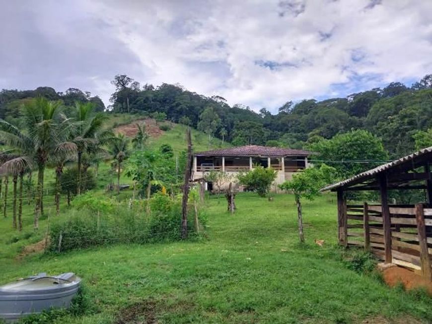 CHACARA COM 320.000M² NO BAIRRO MORRO DA PANELA COM CHURRAQUEIRA EM PERUIBE
