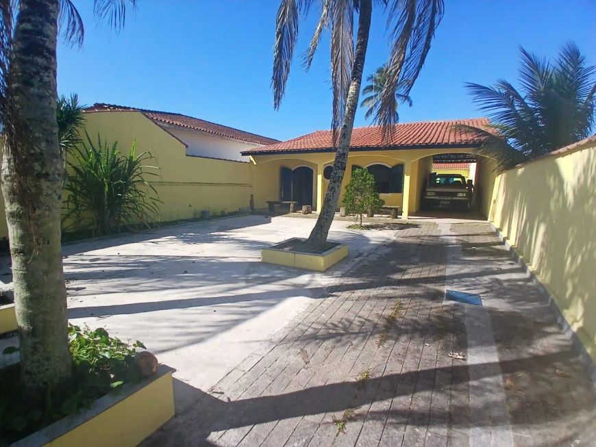 Casa para venda possui 67 metros quadrados com 2 quartos em Cidade Santa Julia - Itanhaém - SP