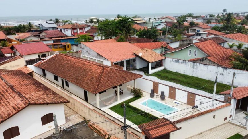 Casa para Venda em Itanhaém, Palmeiras, 3 dormitórios, 2 suítes, 1 banheiro, 4 vagas