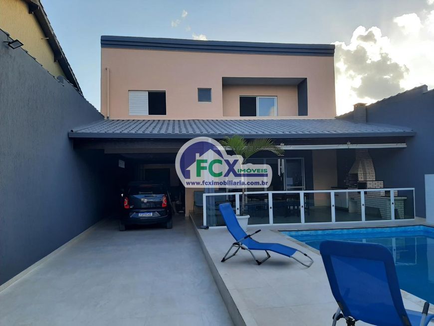 Casa para venda tem 340 metros quadrados com 5 quartos em Jequitiba - Itanhaém - SP