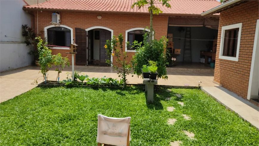 Casa térrea com 4 quartos à venda em Grandesp - SP