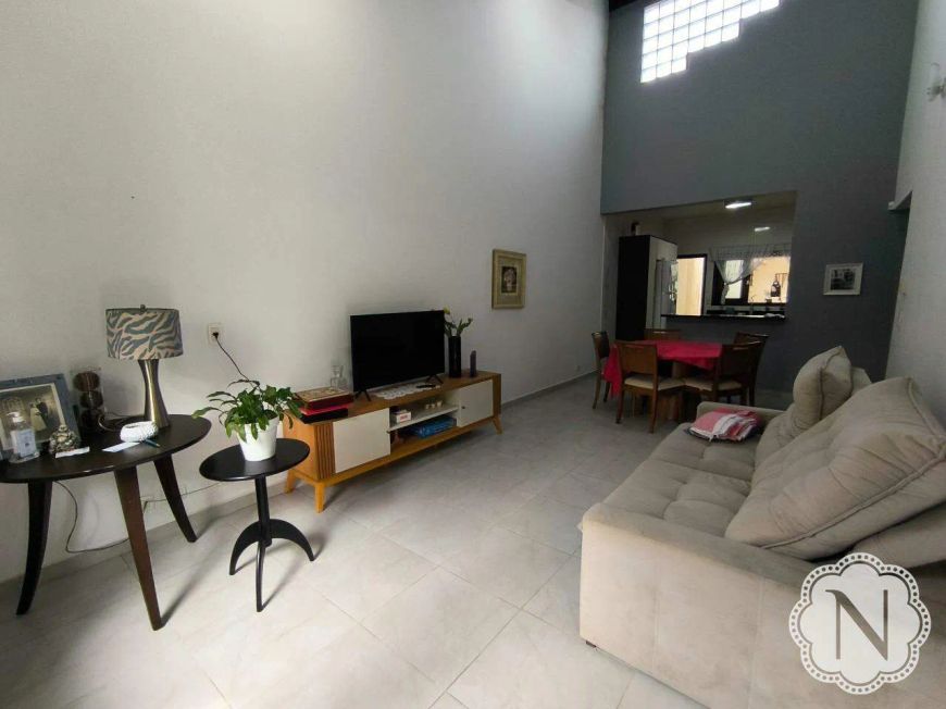 Casa à venda com 3 quartos no bairro Jardim Suarão (Praia)
