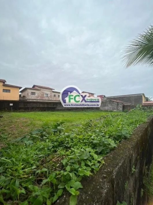 Terreno à Venda em Itanhaém: Oportunidade Única para Construir Seu Lar!