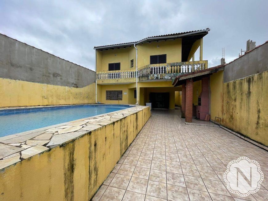 Sobrado à venda com 4 quartos no bairro Tupy