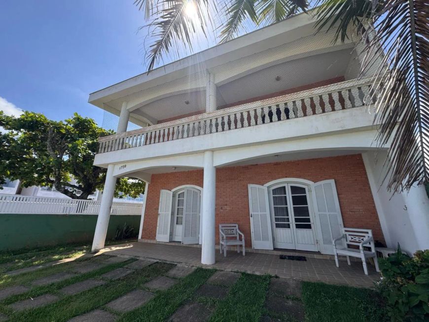 Casa para Venda em Itanhaém, Cibratel 2, 4 dormitórios, 1 suíte, 4 banheiros, 6 vagas