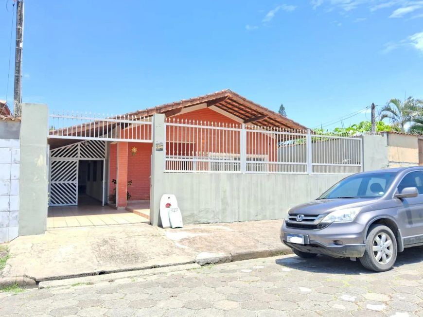 Casa para Venda em Itanhaém, Loty, 3 dormitórios, 1 suíte, 1 banheiro, 4 vagas
