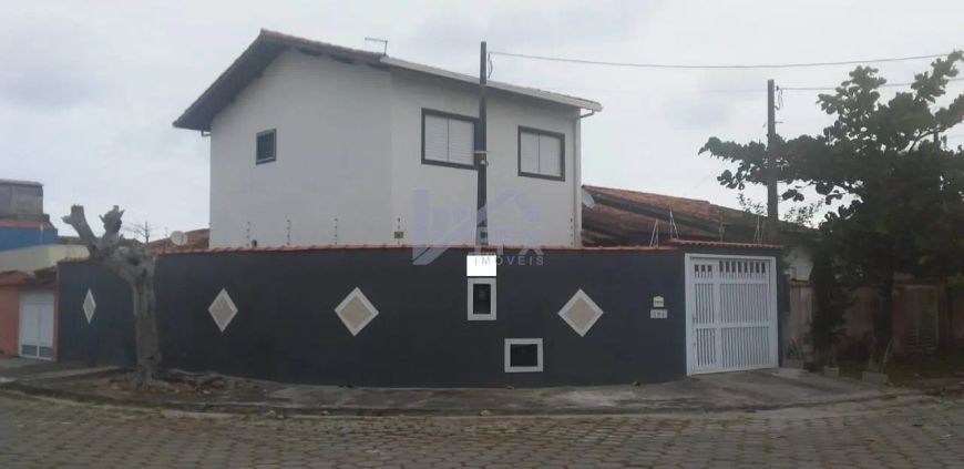 Sobrado para Venda em Itanhaém, Tupy, 2 dormitórios, 1 banheiro, 2 vagas