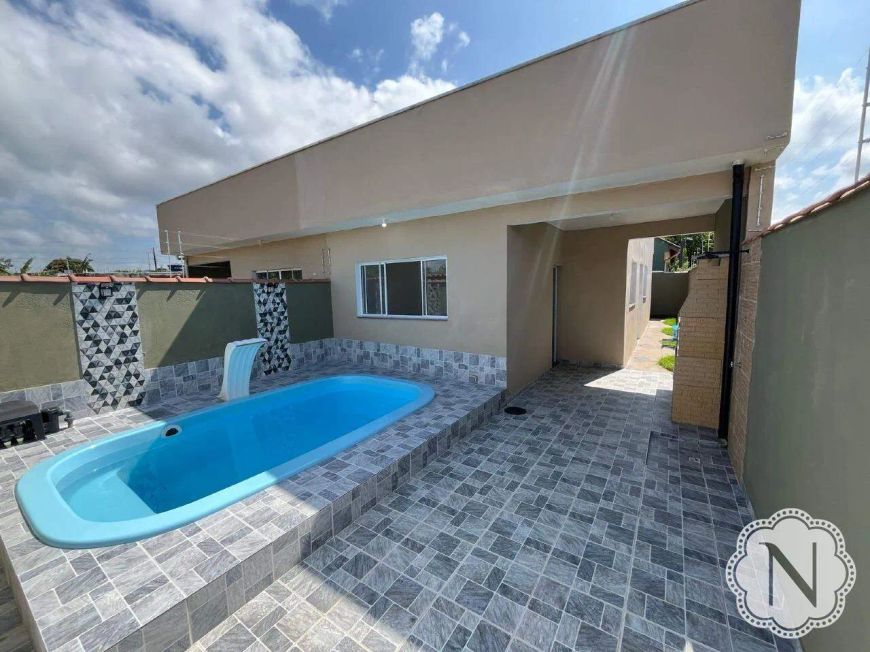 Casa nova a 1km da praia