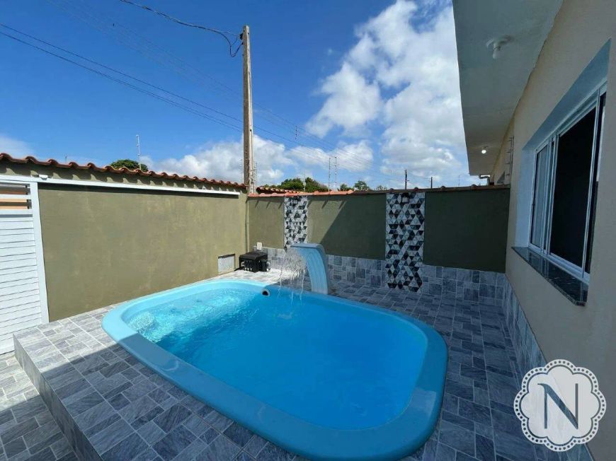 Casa nova a 1km da praia