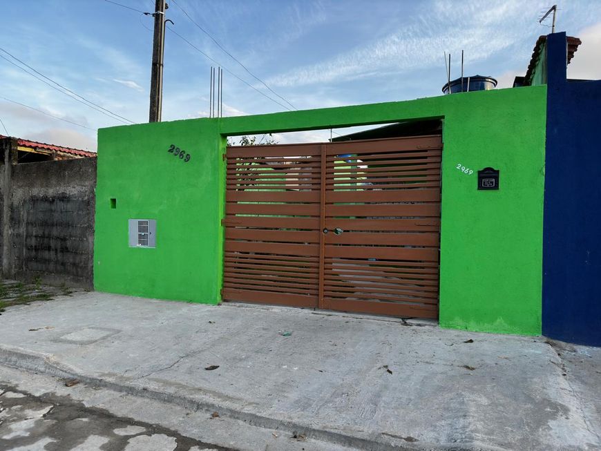 Casa para venda possui 60 metros quadrados com 2 quartos em Nova Itanhaém - Itanhaém - SP