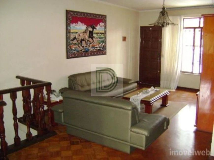 Excelente casa térrea assobradada.