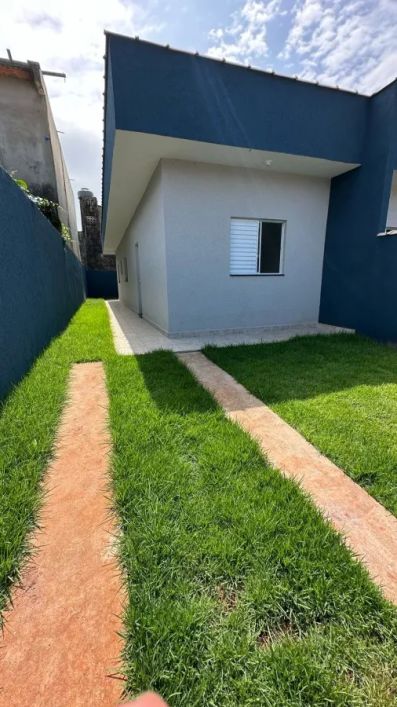 Casa para Venda em Itanhaém, Savoy, 2 dormitórios, 1 suíte, 1 banheiro, 2 vagas
