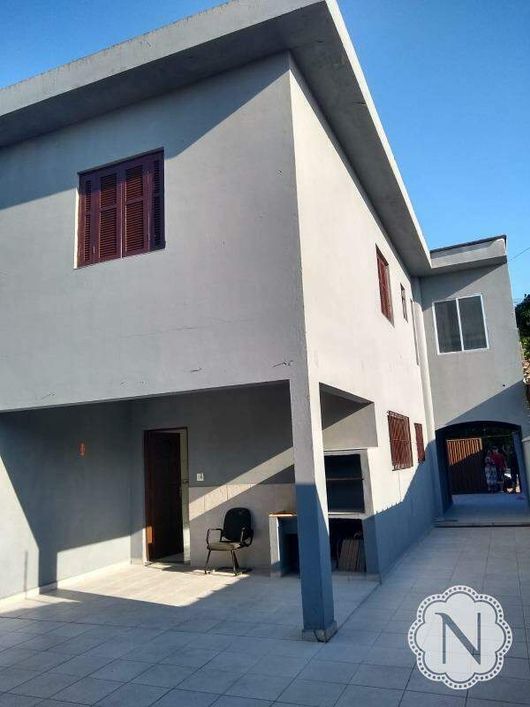 Sobrado à venda com 3 quartos no bairro Mosteiro