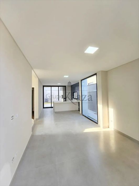 Casa em Condomínio - Caçapava - Condomínio Reserva do Vale - 3 Dormitórios - 150m².