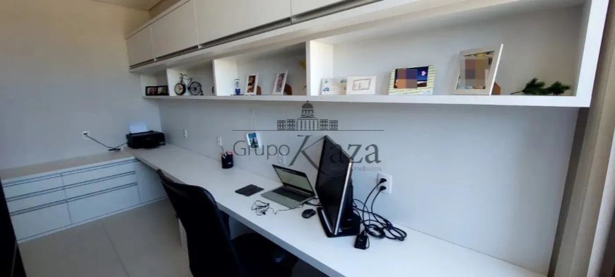 Casa em Condomínio - Caçapava - Condomínio Terras do Vale - 3 Suítes - 282m².