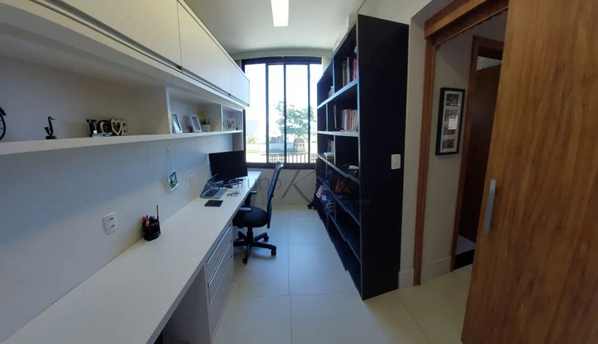 Casa em Condomínio - Caçapava - Condomínio Terras do Vale - 3 Suítes - 282m².