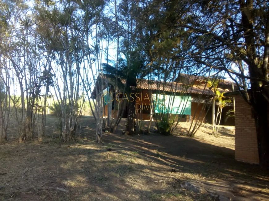Chácara à venda de 190m² | 02 dormitórios, 01 banheiro e 10 vagas de garagem | Santa Rita - Caçapava