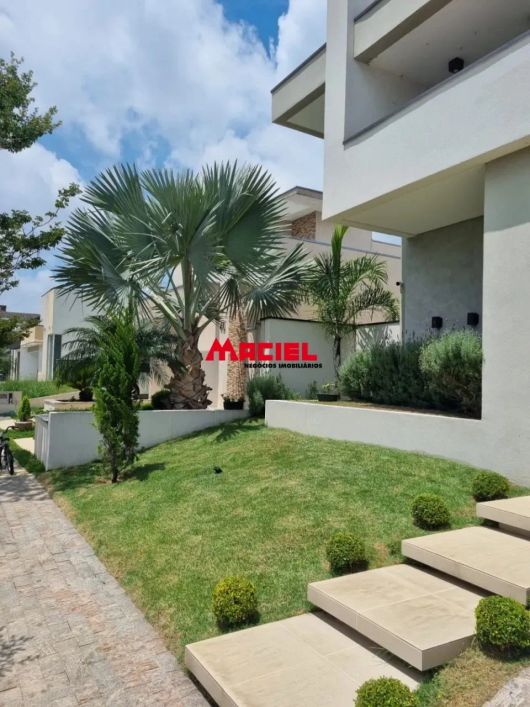 casa com piscina no condominio Terras do Vale!