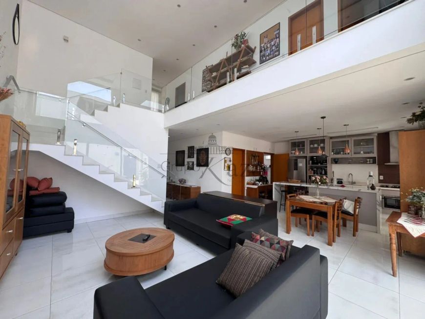 Oportunidade - Casa em Condomínio - Condomínio Terras do Vale - Caçapava - 4 Dormitórios - 300m².