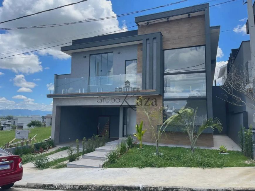 Oportunidade no Terras do Vale - 230m² com Suíte e Piscina com Cascata!
