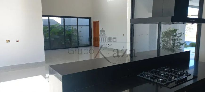 Casa Condomínio - Residencial Ecopark Bourbon - Caçapava - 3 Dormitórios - 270m².