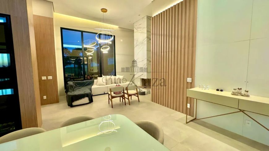 Casa Condomínio - Residencial EcoPark Bourbon - Caçapava - 4 Suítes - 340m² - Porteira Fechada