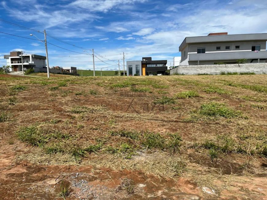 Terreno em Condomínio - Residencial Eco Park Bourbon - Caçapava - 595m².