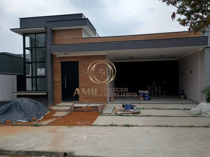 Casa Condomínio / 3 Dormitórios, sendo 1 suíte / 150m² A/C 300m² A/T / terras do vale - Caçapava - S