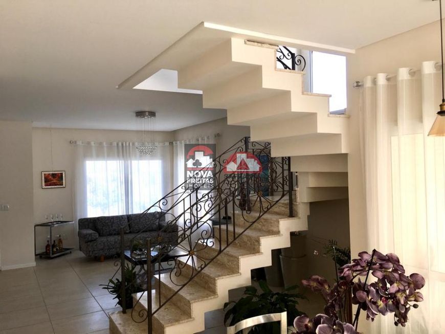 Casa Sobrado Condomínio em Caçapava