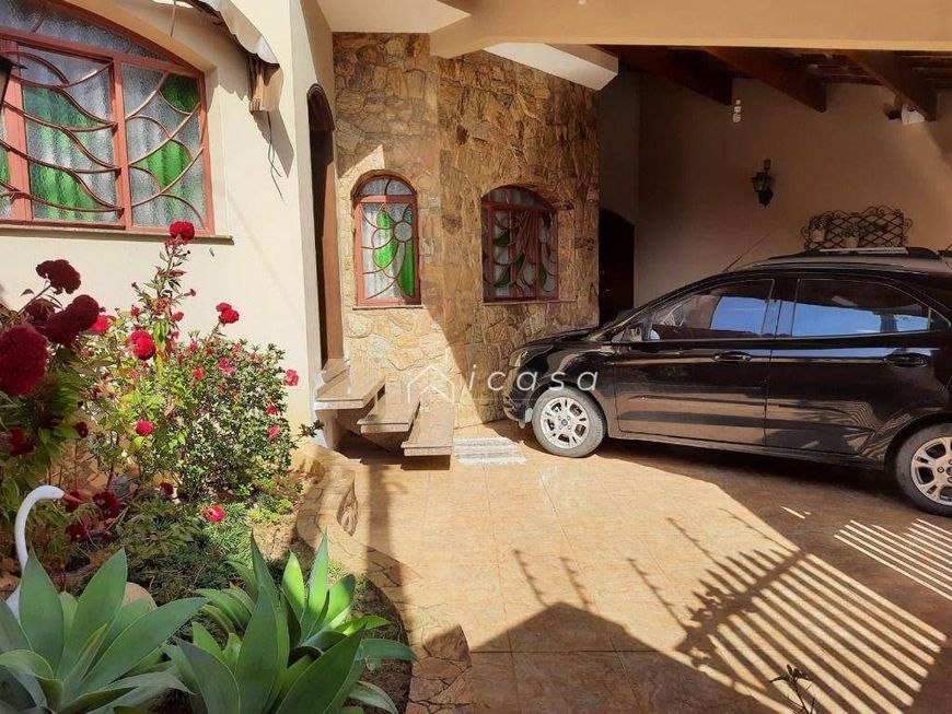 Sobrado com 3 dormitórios à venda, 244 m² por R$ 890.000,00 - Vila Antônio Augusto Luiz - Caçapava/S