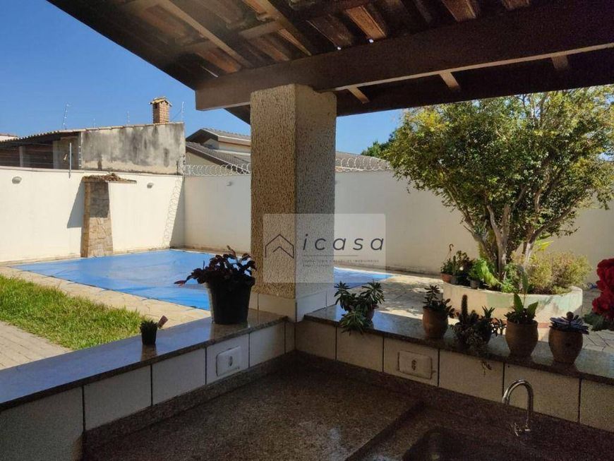 Sobrado com 4 dormitórios à venda, 383 m² por R$ 1.430.000,00 - Vila Resende - Caçapava/SP