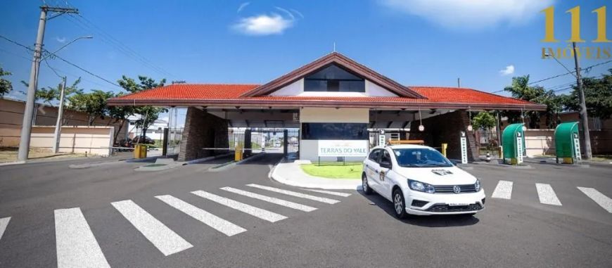 Terreno (casa em construção) no Condomínio Terras do Vale