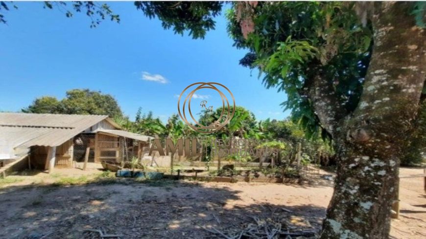 Casa / 04 dormitórios / Marambaia/ 20.800 m² de terreno / São José dos Campos