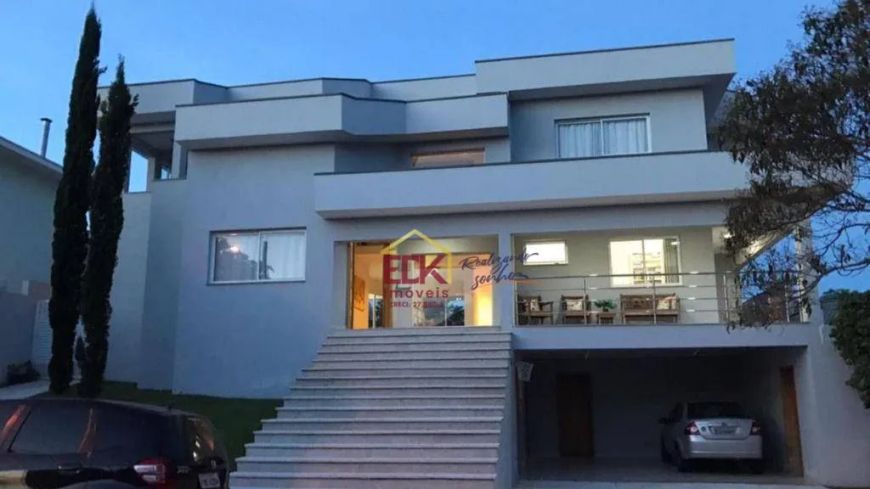 Maravilhoso Sobrado a venda com 5 dormitórios no Residencial Santa Helena em Caçapava