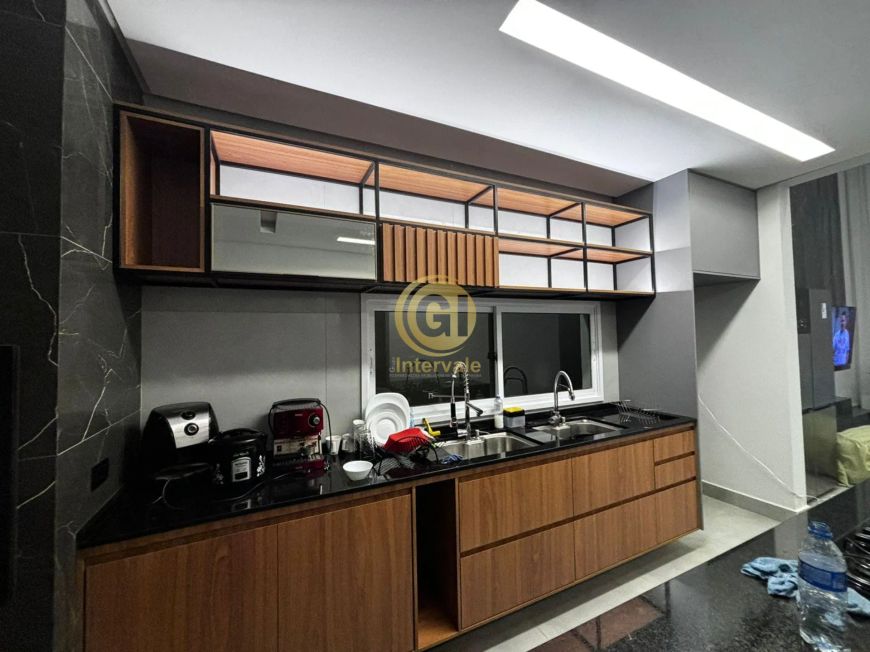 Casa a Venda condominio Bella Vitta com piscina em Caçapava