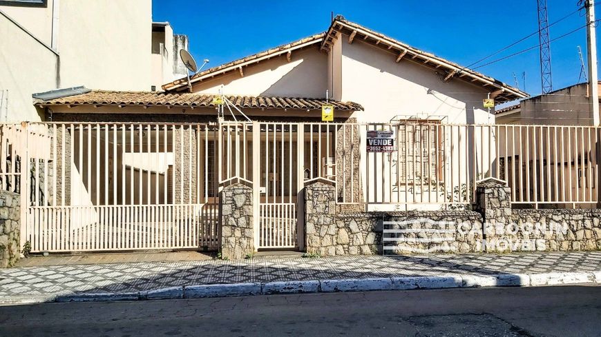 Casa a Venda no Centro em Caçapava