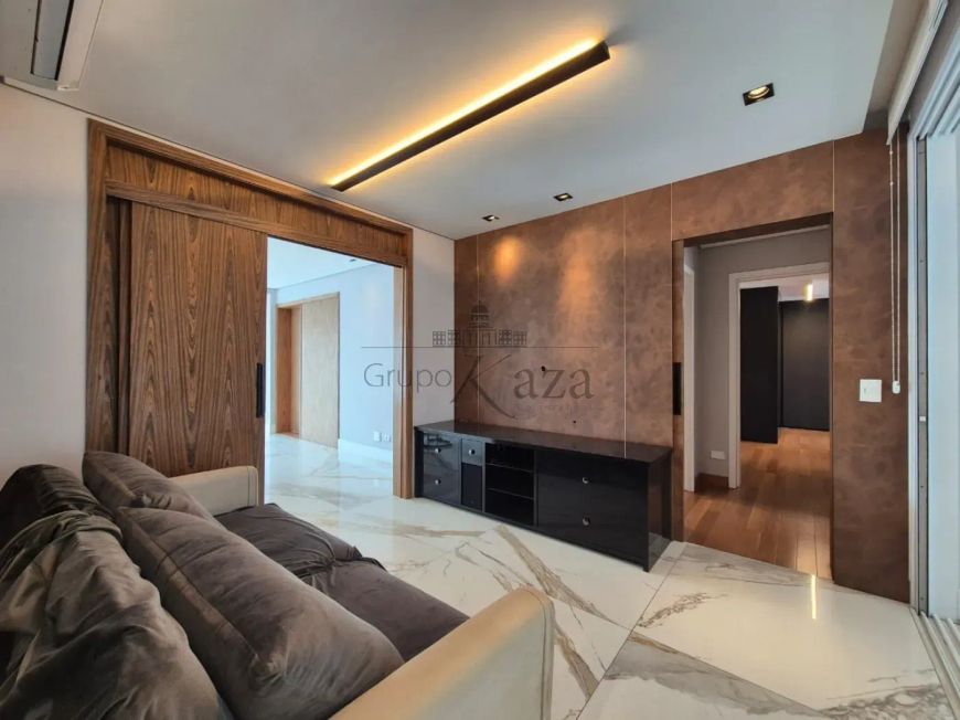Apartamento - Vila Romana - 3 Dormitórios - 221m².