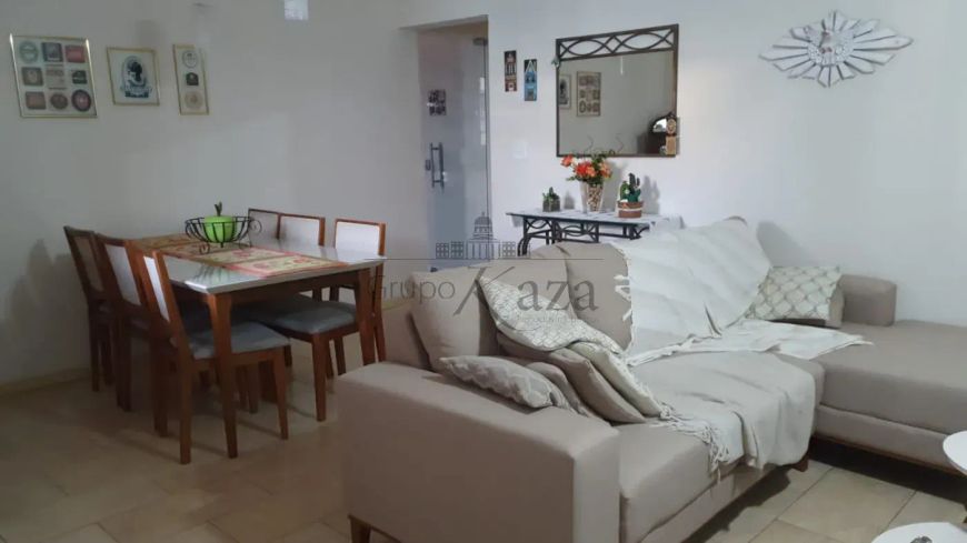 Oportunidade - Casa Térrea - Caçapava - Jardim Amália - 3 Dormitórios - 180m².