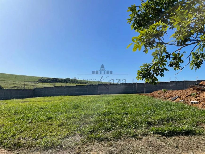 Oportunidade - Terreno - Condomínio Residencial Ecopark Bourbon - Caçapava - 676,88m².