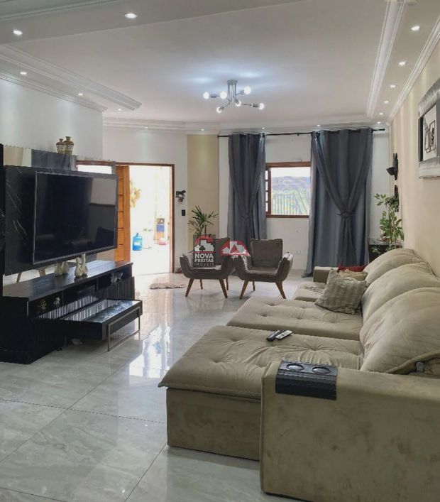 Casa Sobrado Padrão em Caçapava