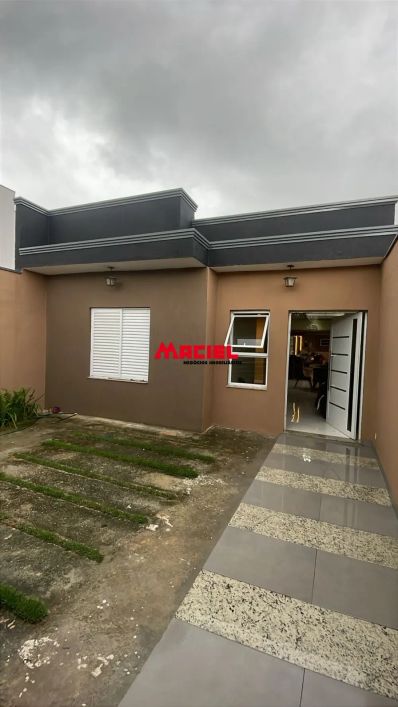 CASA TÉRREA ACONCHEGANTE - 114 M² DE REQUINTE - 2 DORMITÓRIOS - CAÇAPAVA
