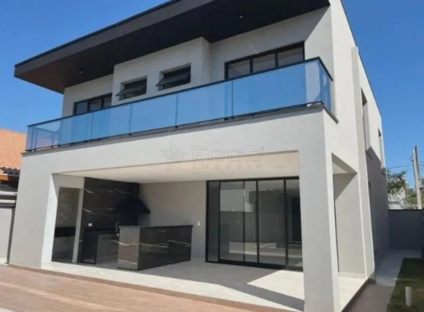 Casa Condomínio Terras do Vale / 03 Dormitórios / 01 Suíte / 312M²TE / 230M²AC / Caçapava