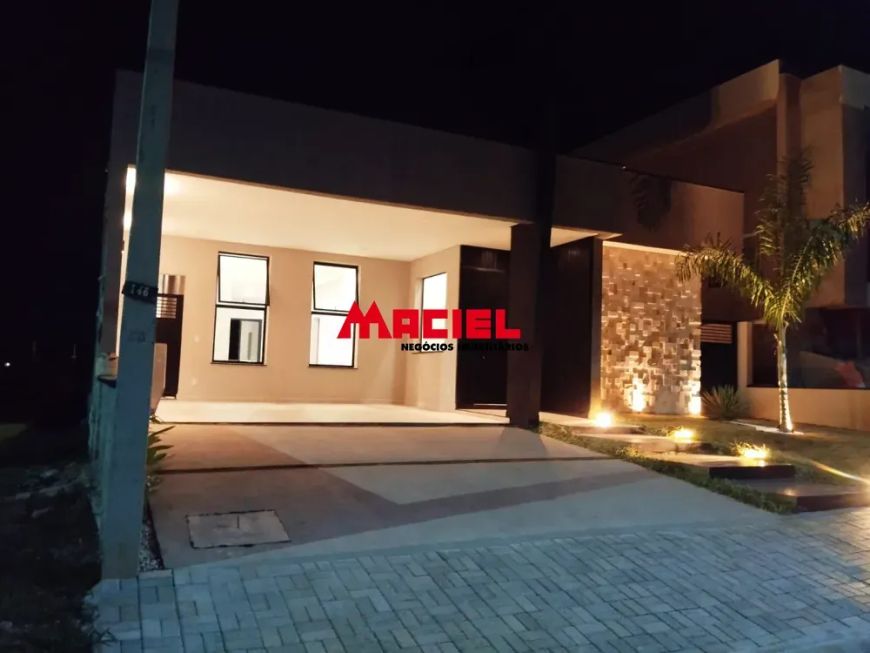 BELISSIMA CASA DE LUXO -Terreno 425m2 -área construída 227m2 -área impermeável 70m2 toda com paisagi
