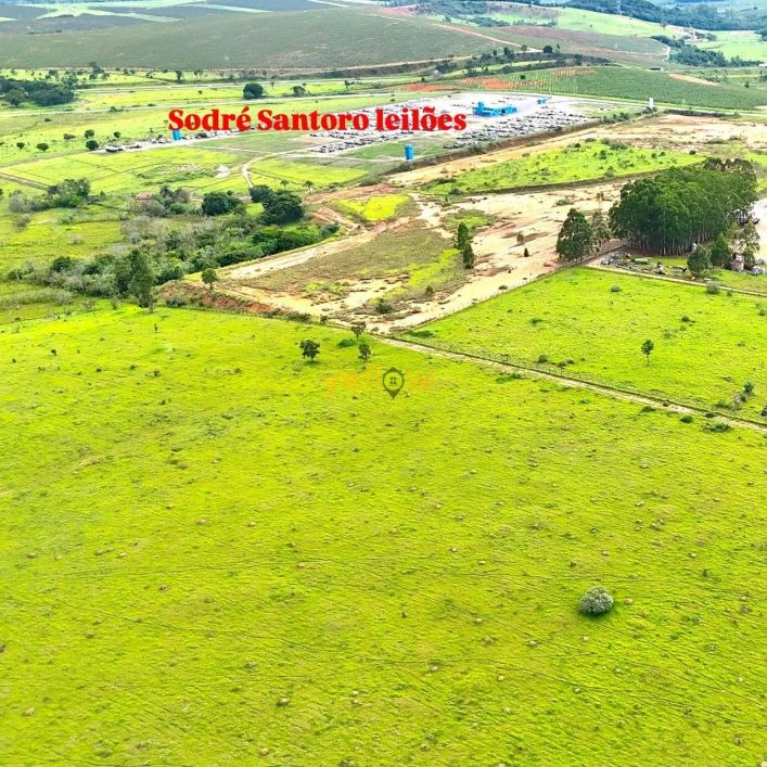 Área Industrial à Venda em Caçapava - 35.398m² por R$ 4,5M