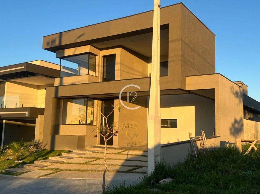 Casa térrea com mezanino e 3 dormitórios à venda, 190 m² por R$ 1.300.000 - Santa Mônica - Caçapava/