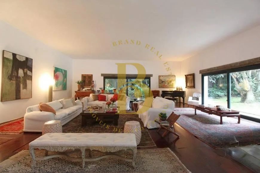 Apartamento com 1000 m², 5 quartos sendo 5 suítes à venda no bairro Jardim America.