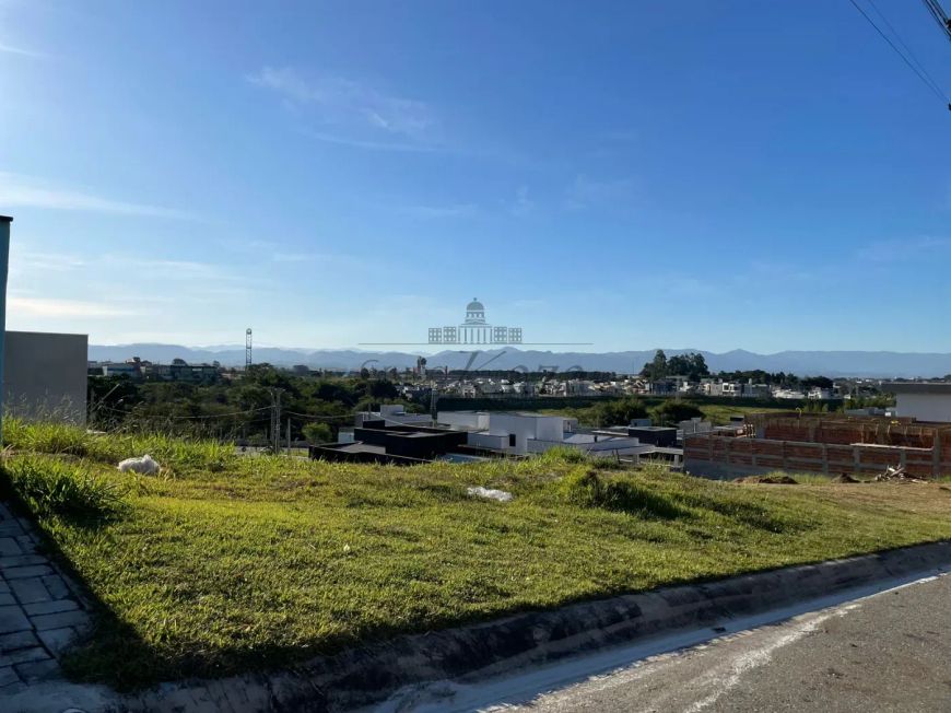 Oportunidade - Terreno em Condomínio - Residencial Colinas - Caçapava - Condomínio Malibu - 250m²